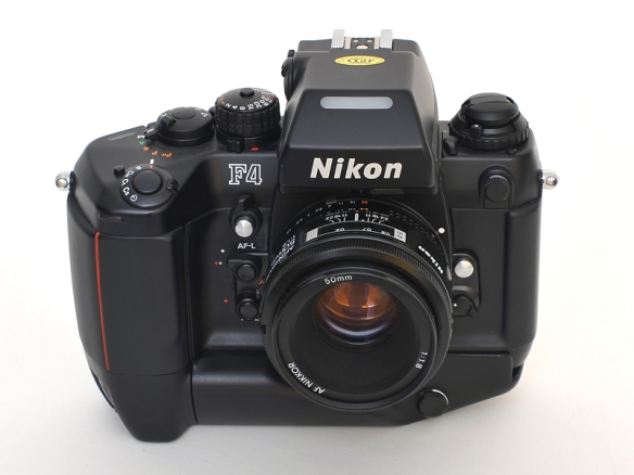 NIKON F4 –  35-105mm Nikkor F3.5 ~ 4.5
